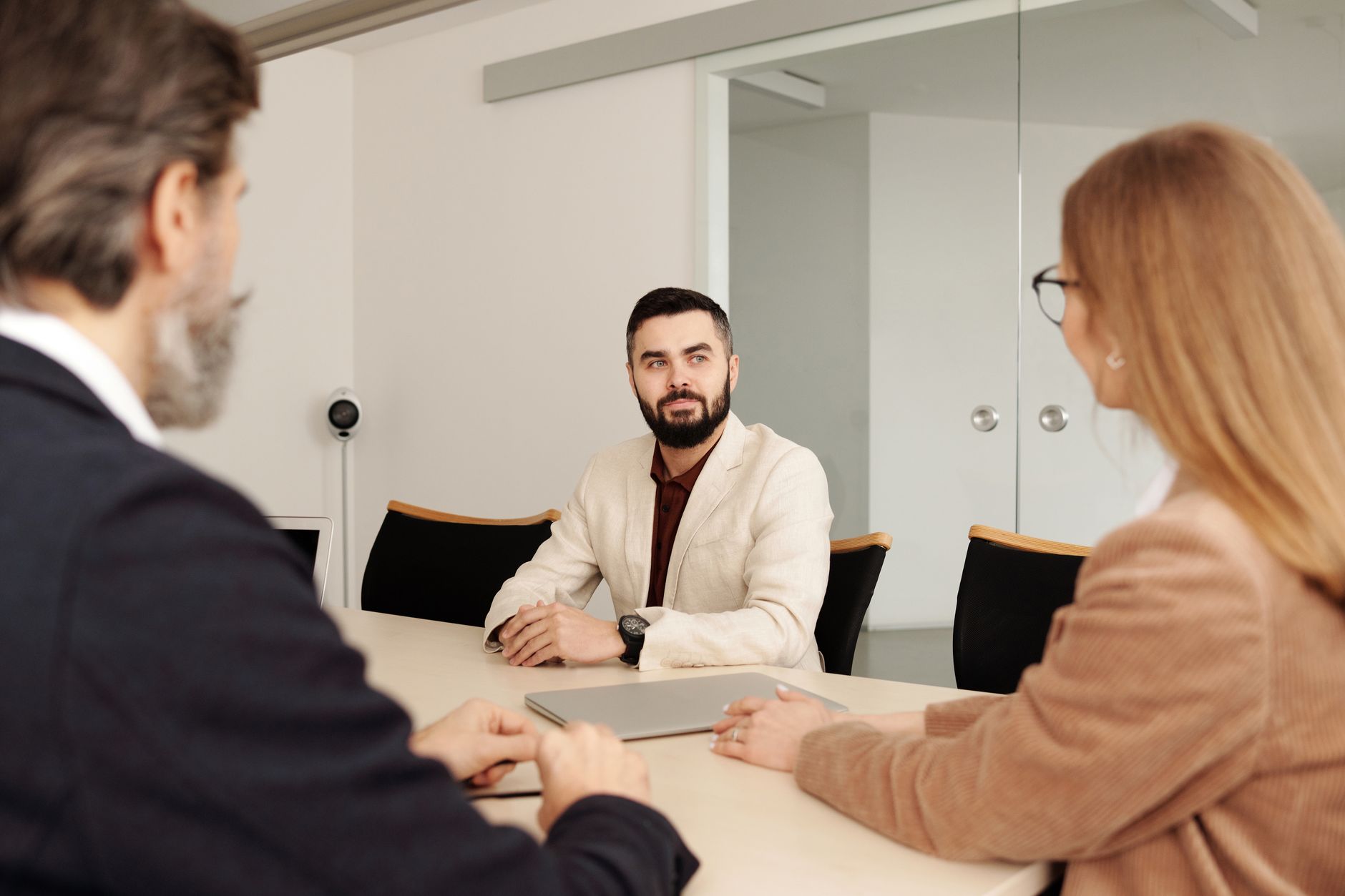 Employee asking an HR representative how the company 401(k) match is calculated