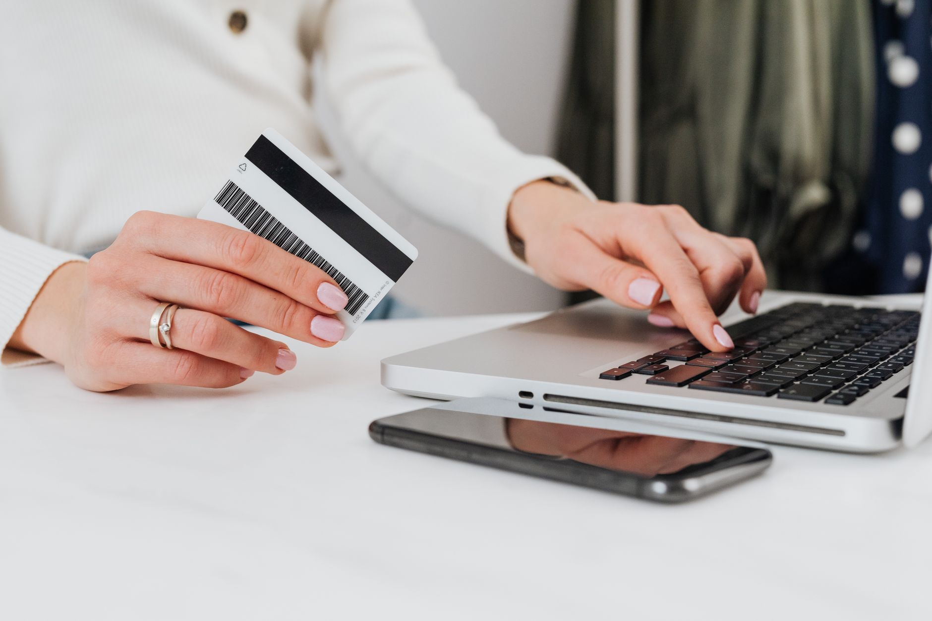 Taxpayer setting up an IRS payment plan online from a laptop at home